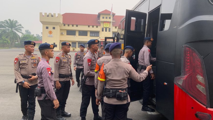 Polri Terus Perkuat Penanganan Karhutla, Tambahan Personel Brimob Dikirim dari Luar Daerah